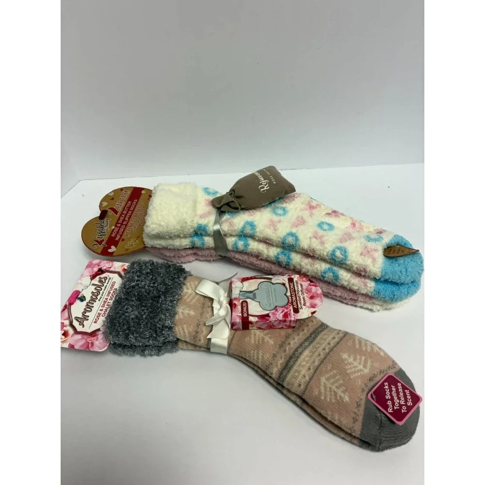 Aromasoles & Kissable‎ Cozy Socks 2 Pair Set w/ Scent Sachet Plush Slipper Socks